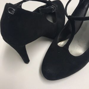 Guess Black Faux Suede Heels Size 7M